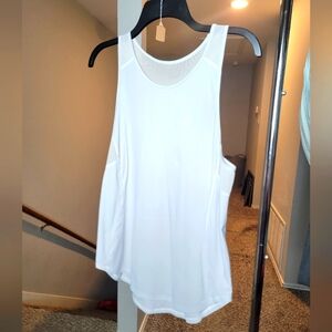 🍋 Lululemon Tank White Size 4-6 (PTP 17-18")
